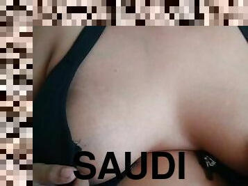 malaking-suso, malaki, baguhan, tomboy-lesbian, dalagita, arabo, mag-syota, bbw, solo