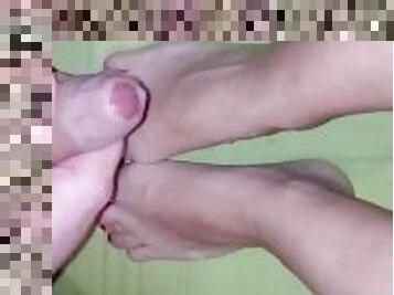 amateur, ejaculation-sur-le-corps, énorme-bite, branlette, couple, pieds, ejaculation, bite