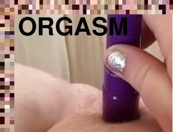 Edging myself to orgasm with my vibrator