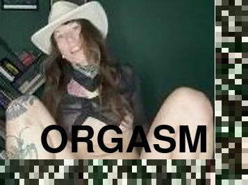 onani, orgasme, amatør, legetøj, ridning, dildo, solo, cowgirl, tatovering