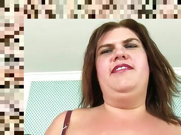 Fat danni dawson uses sex toys to bring herself to powerful orgasms