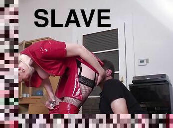Pissing Slaves