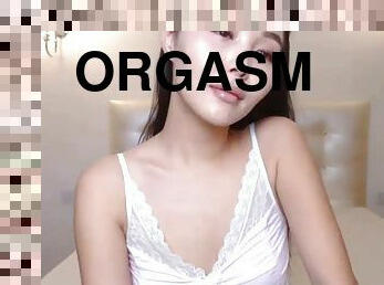 Thai cute babe web cam orgasming