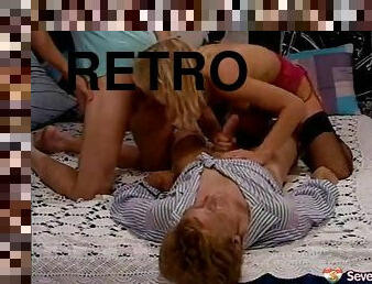 Mind blowing retro hardcore threesome