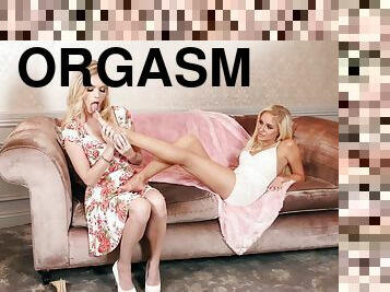 orgasm, pasarica, bunaciuni, lesbiana, blonda, frumoasa, superba, tate-mici