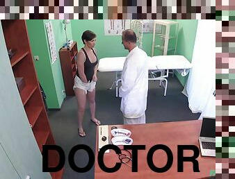 pasarica, amatori, muie, doctor, slobozita, camera, voyeur, cowgirl, spital, uniforma