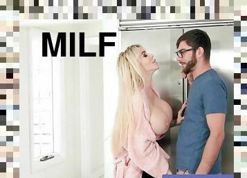 Milf bimbo uses lips and boobs to make stepson cum hard