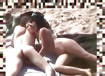 Arousing amateur play on beach