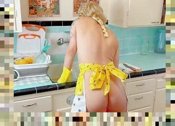 Maid Training: fucking machine while doing dishes