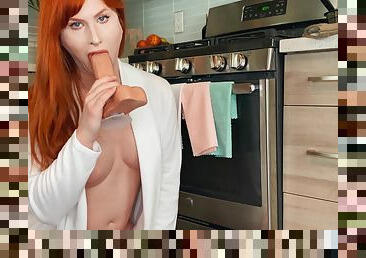 Ginger tranny Evie Envy solo video