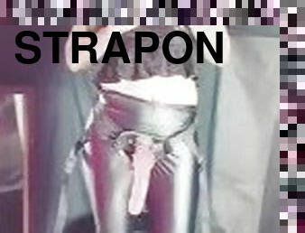 Strapon fun