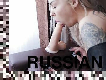Russian slut gets orgasm! Wet pussy close-ups (more in her onlyfans - link in bio)