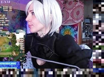 2B plays TFT and Mukbang? :o