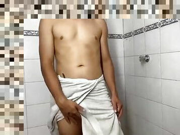 Shame Colombian masturbates in the shower