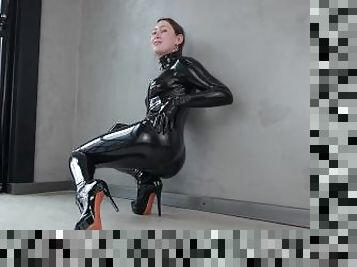 amatori, milf, jucarie, britanic, fetish, latex, amanta, bruneta, cizme, pozand