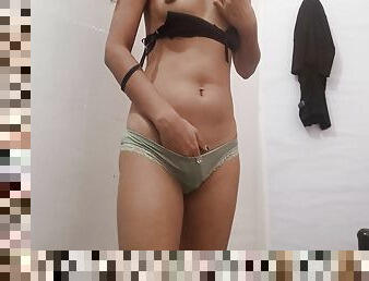 Indian Teen 18+ Girl Playing With Her Natural Tits Nipple Play Sexy Boobs