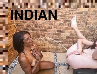 bañando, al-aire-libre, coño-pussy, interracial, indio, zorra-slut, baño, pequeñita, ducha, blanca