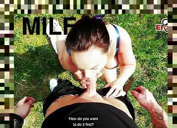 Mit Deutscher Milf Hausfrau Im Park Von Berlin