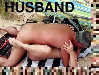 Lisasparrow fuck with a stranger at the beach in front of this husband