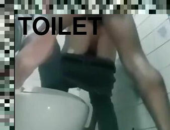 rusia, amatir, gambarvideo-porno-secara-eksplisit-dan-intens, toilet, realitas