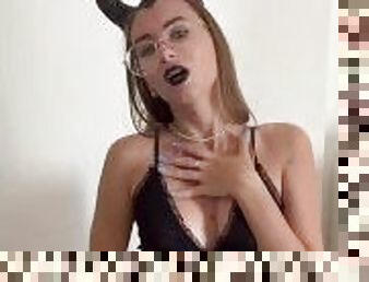 Sexy Malificent StreapTease