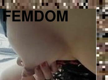 muncrat, strapon, amateur, ibu, bdsm, rambut-merah, femdom, menyusu