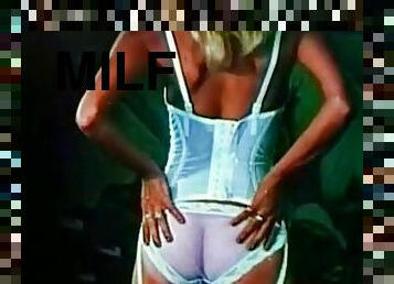 tetas-grandes, anal, mamada, madurita-caliente, vintage, clásico, rubia, culazo, morena, sujetador