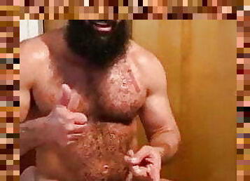 Bearded Bold Hunks&#039; Quickie: BB-CUM FOUNTAIN-SEEDING