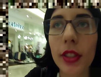 Public Cum Walk at the Mall!