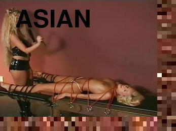 asiatisk, lesbisk, bdsm, slave, blond, fetish, barberet, bizar, brunette, smæk