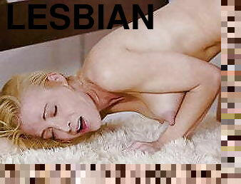 pillu-pussy, typykät, lesbo-lesbian, sormettaminen, punapää, blondi, luonnollinen, oraali, lesbo, pikkurintainen