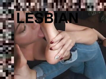 FOOT WORSHIP LESBIAN FEET LICKLE FEET