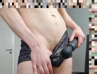 Hot male using vibrating wand for huge cumshot - WhyteWulf