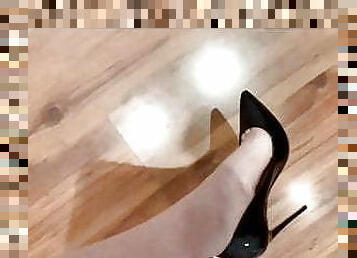 My nude feet and my Louboutin