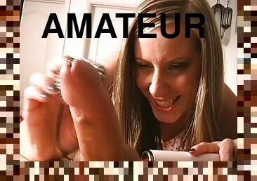 amateur, ejaculation-sur-le-corps, hardcore, branlette, point-de-vue, blonde, humiliation, femme-dominatrice