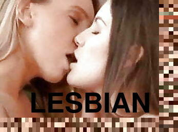 לסבית-lesbian, נשיקות