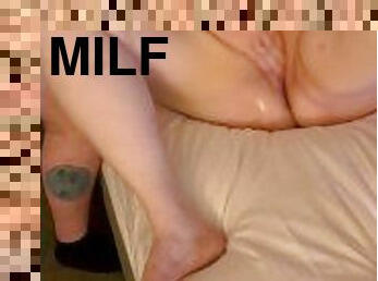 Watch A MILF Squirt!