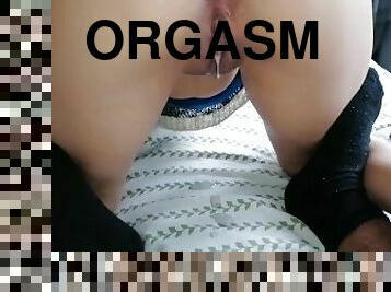 Real orgasmo femenino - Ella está caliente y se viene con solo acariciarla