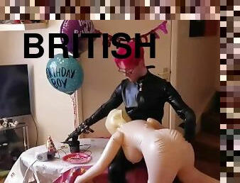 pasarica, amatori, iubita, futai, britanic, zapacita, fetish, latex, solo, papusa