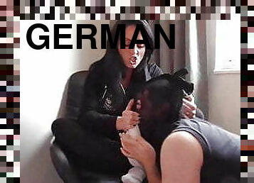 hardcore, tedesche, sadismo-e-masochismo, piedi, feticci, dolore, brutali, donne-dominanti, brunette, dominazione-femminile