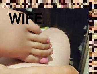 Cumshot on wife's feet twice