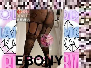 911 BBWs Dominant Mistress Ebony BBW Bouncing and Twerking Big Fat Black Ass for Toilet Slave