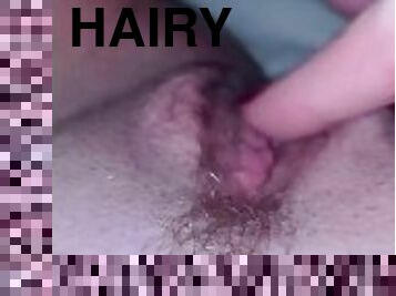 Rubbing my hairy clitty for my dm babes