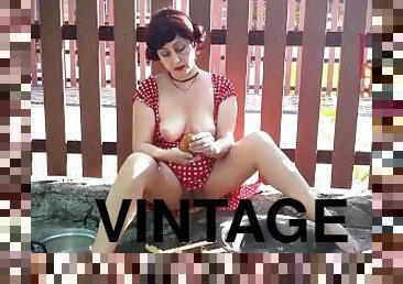 Vintage maid have no panties. Summertime heat. Potato FULL VIDEO