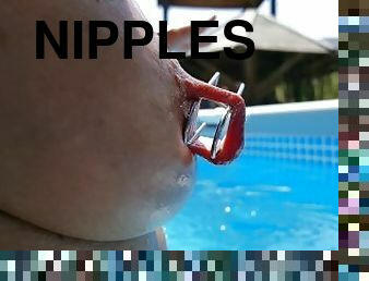 extremo, enorme, pezones, al-aire-libre, madurita-caliente, mamá, cachonda, fetiche, con-piercings, piscina