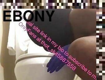 Ebony thot licks toilet seat & twerks for the camera