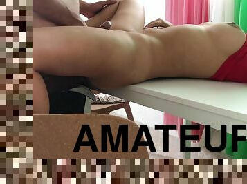 Esposa Caliente Se Corre En Pantimedias Esperando Al Amigo Del Marido Por Primera Vez