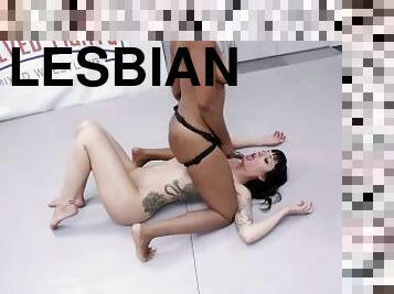 diikatkan-pada-tubuh, lesbian-lesbian, gulat