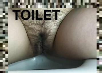 Close up Toilet Pee Hairy Pussy