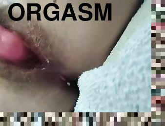 masturbare-masturbation, orgasm, pasarica, tasnit, bunaciuni, adolescenta, jucarie, solo, uda, minuscula